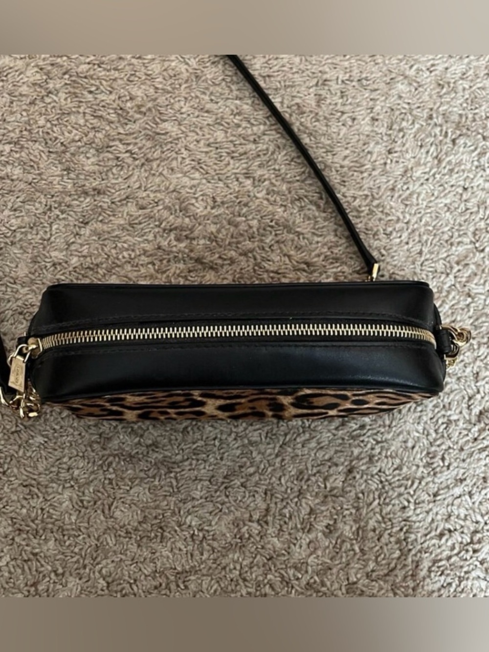 Michael Kors Leopard Print Calf Hair Jet Set Crossbody bag *LIKE NEW* - Picture 3 of 5
